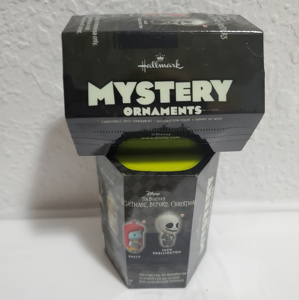 Disney The Nightmare Before Christmas Mystery Ornaments and Figural Bag Clip - Picture 2 of 7